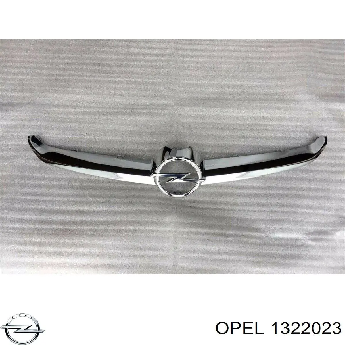 Решітка радіатора 13368852 Opel