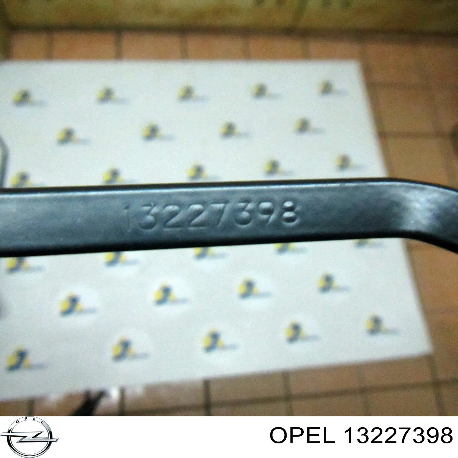 Поводок двірника Opel 1270339