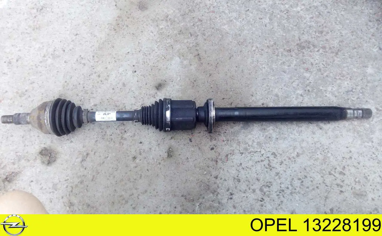 13228199 Opel Привід передній правий