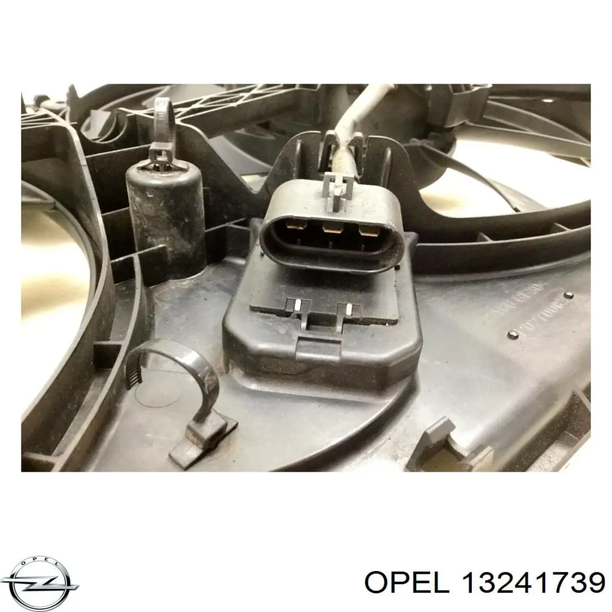13241739 Opel Дифузор (кожух) радіатора охолодження