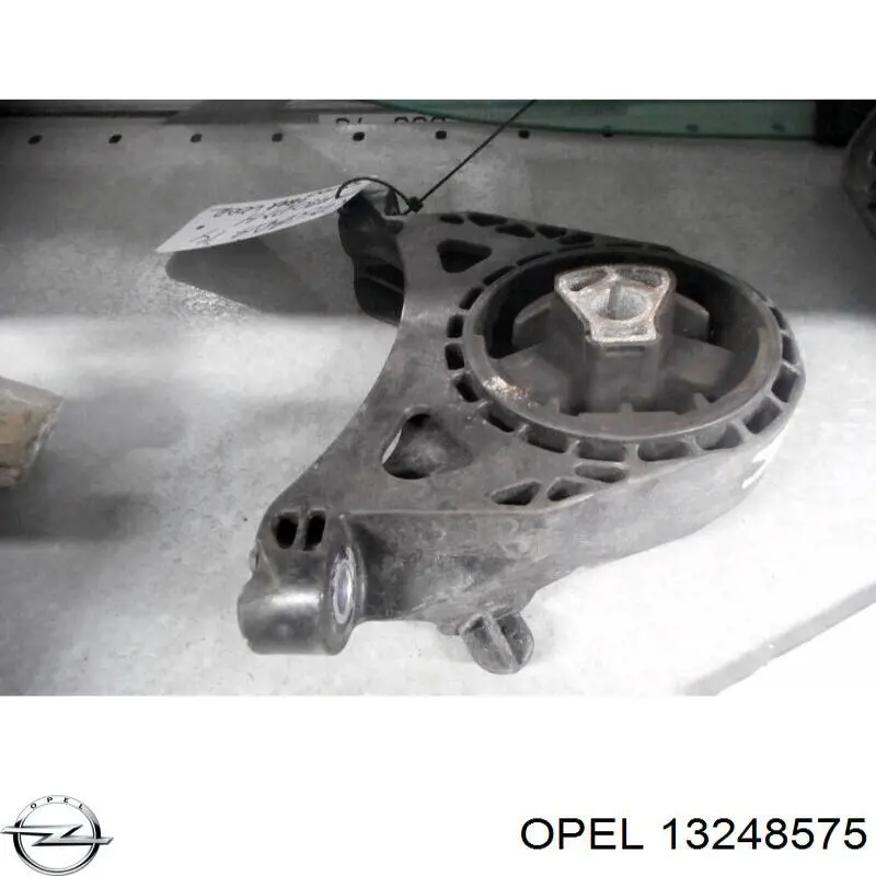 Купити 13248575 Opel Подушка двигуна передня