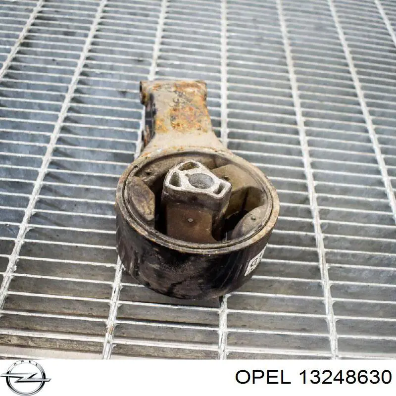 Опора двигуна задня Opel 13248630