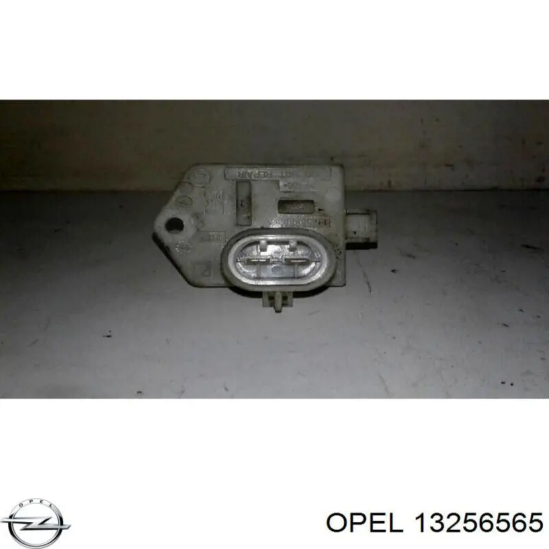 Регулятор оборотів вентилятора CFR8000P Mahle Original