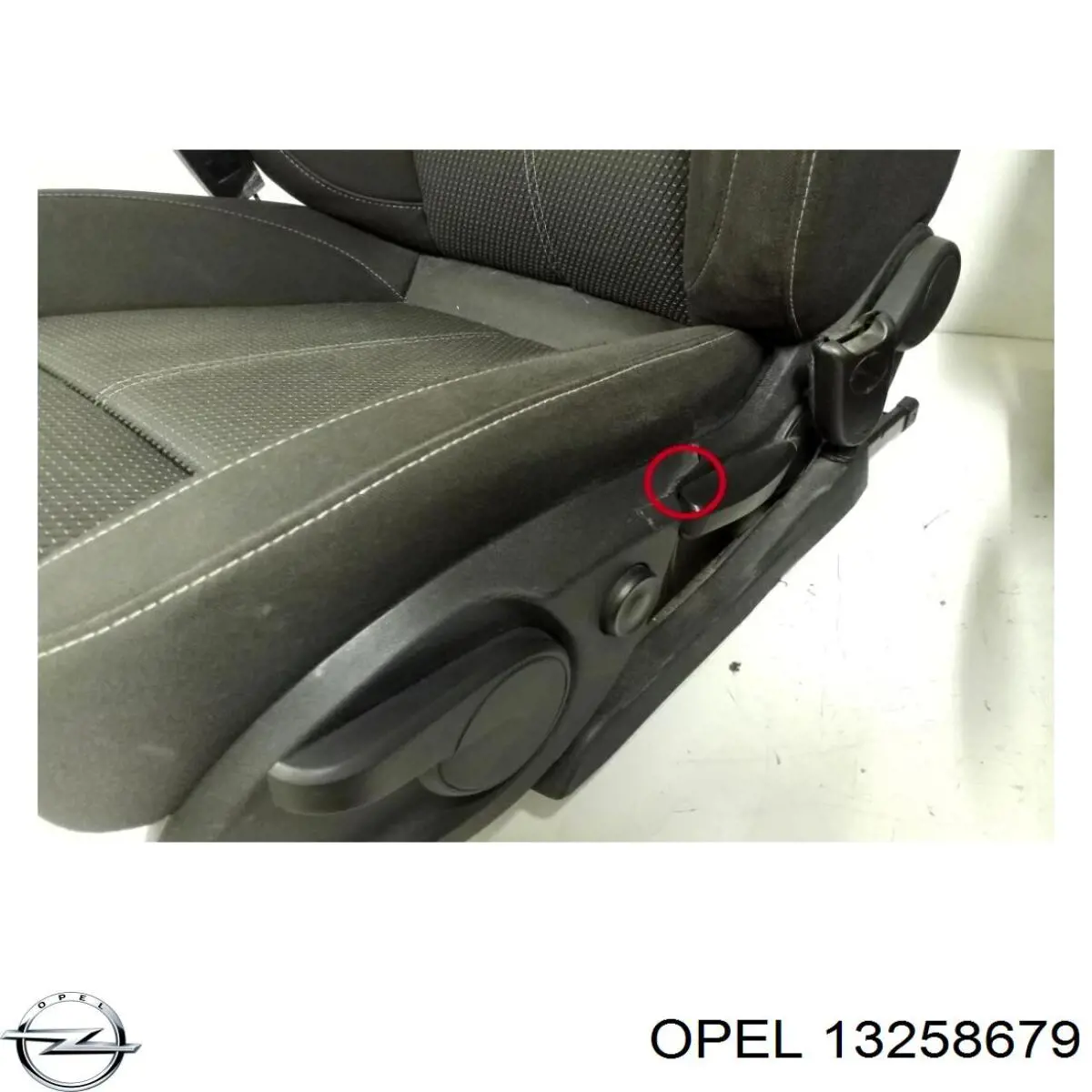 Обшивка-облицювання задніх дверей, лівою, внутрішня Opel Astra J Sports Tourer (Опель Астра)