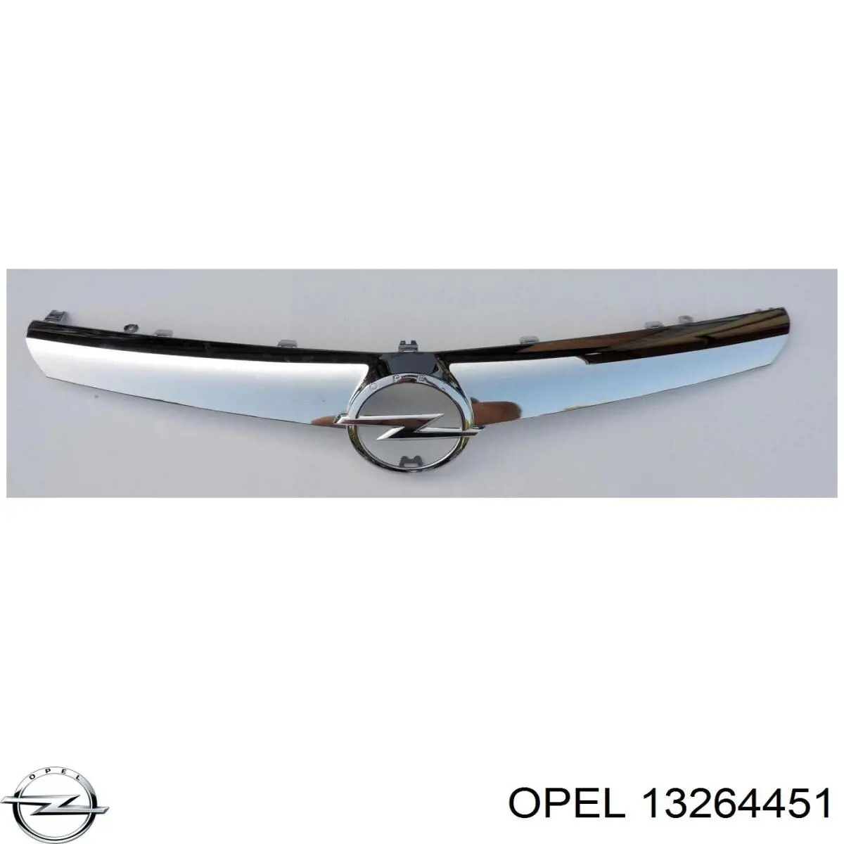 Решітка радіатора 13264451 Opel