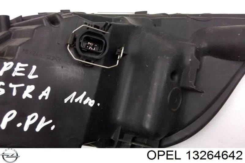 Поворотник правий Opel 13264642