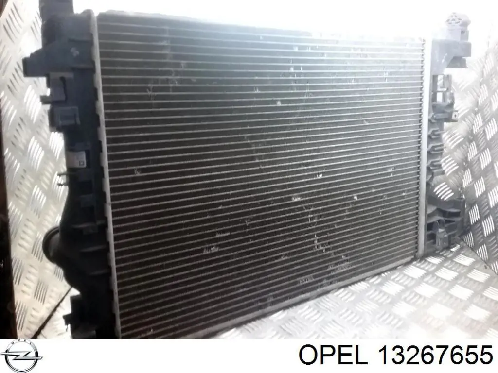 13267655 Opel Радіатор охолодження двигуна