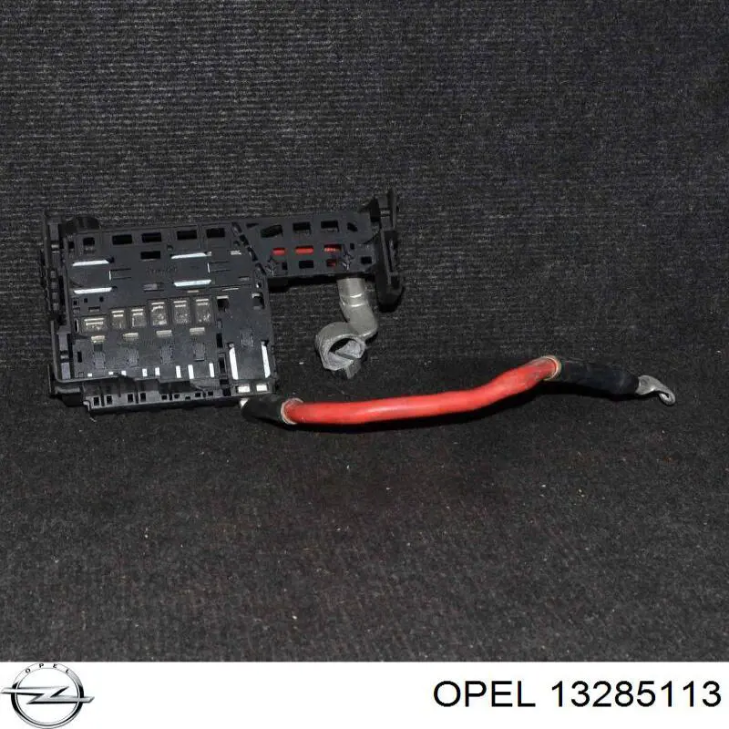 Блок запобіжників 13285113 Opel