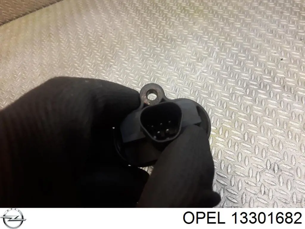 Витратомір повітря Opel 13301682
