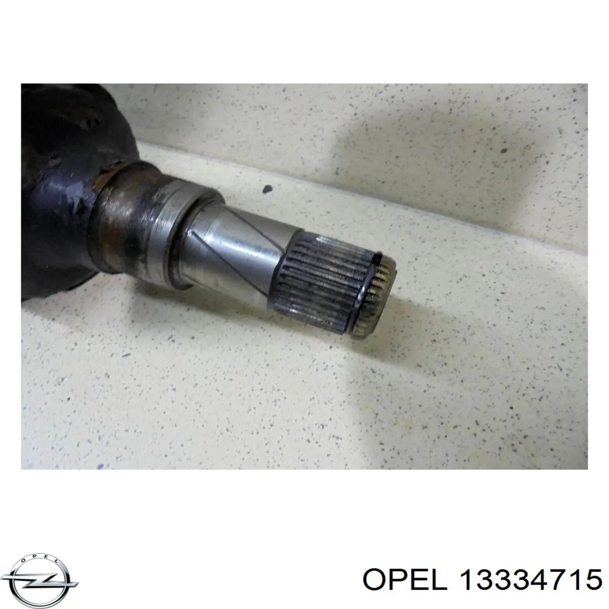 Купити 13334715 Opel Піввісь права