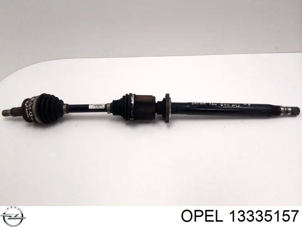 Піввісь передня, права Opel 13335157 ціна, від 106.44 USD