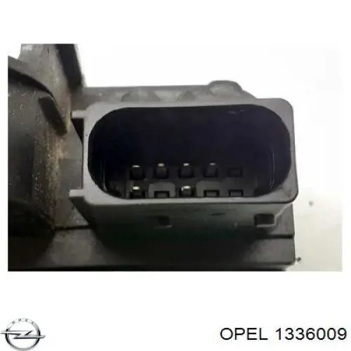 Фланець системи охолодження (трійник) 1336079 Opel