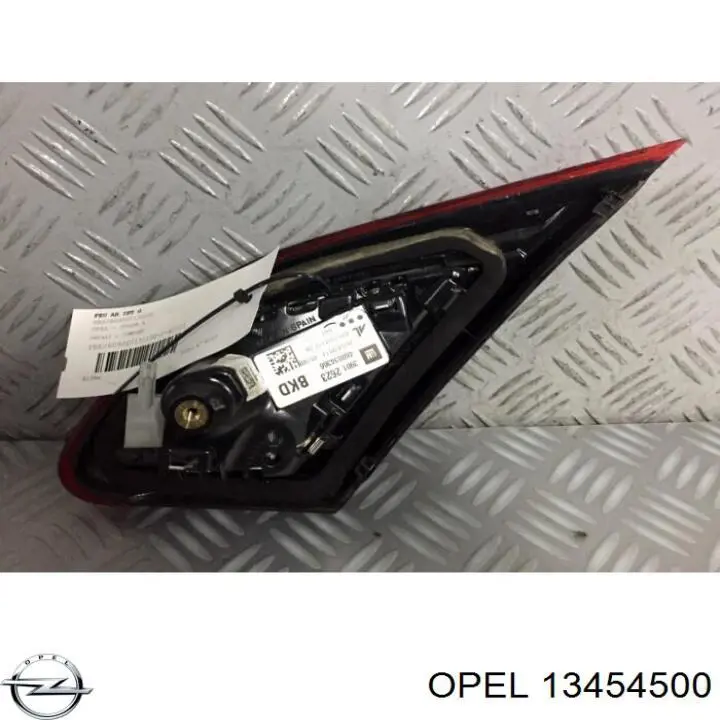 Стоп задній Magneti Marelli LLL342 ціна, від 96.98 USD
