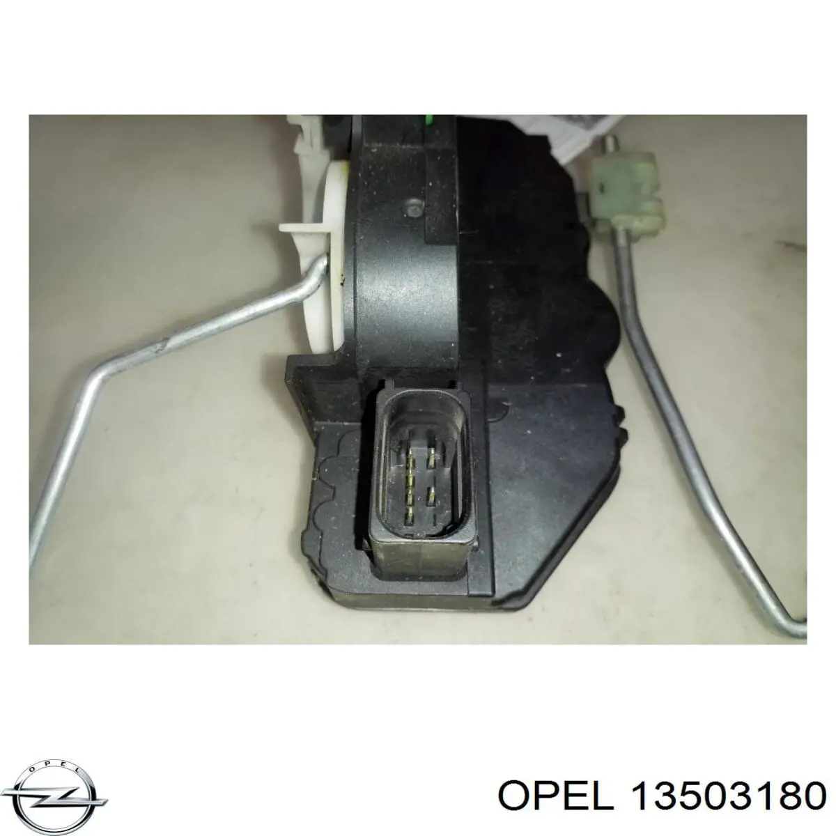 Купити 13503180 Opel Замок дверки правої передньої