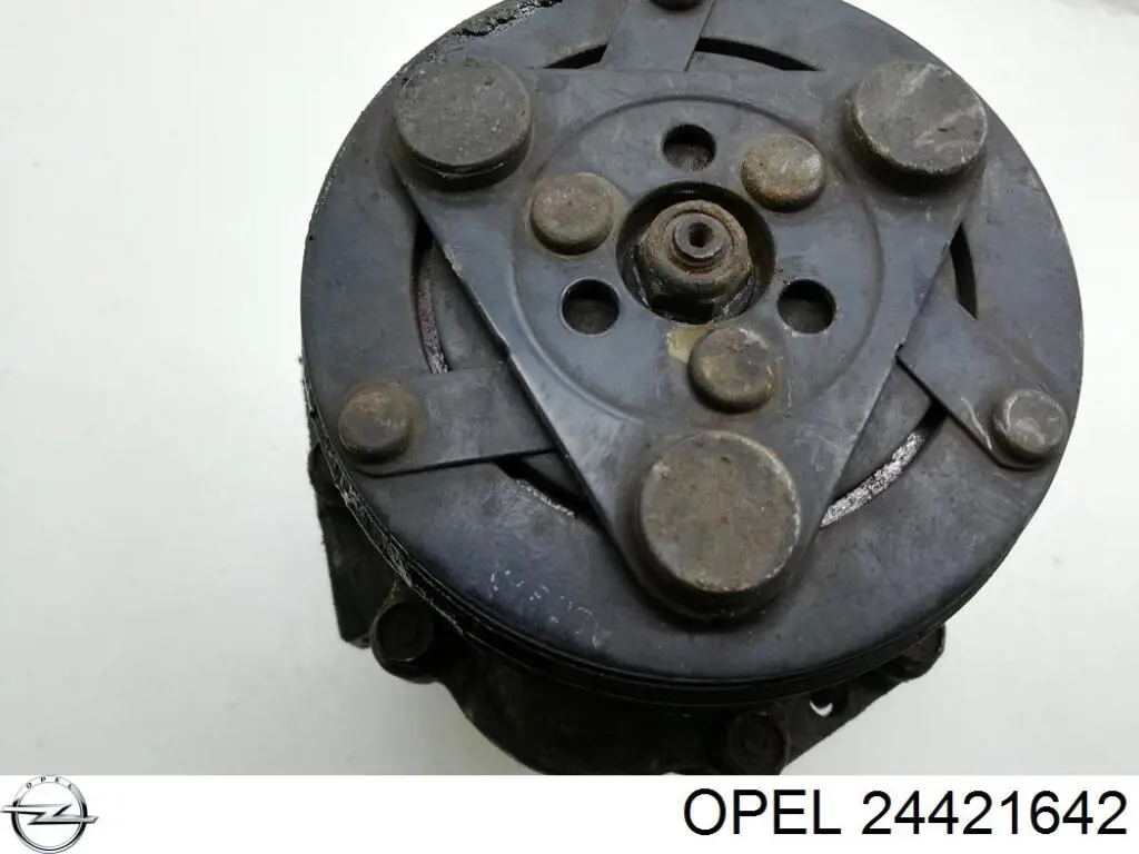 Компресор системи кондиціювання Opel 24421642 ціна, від 79.99 USD