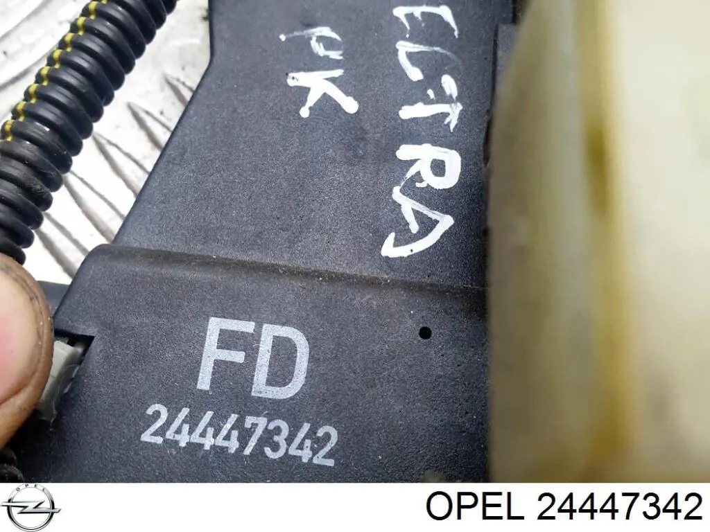 24447342 Opel Замок водійських дверей
