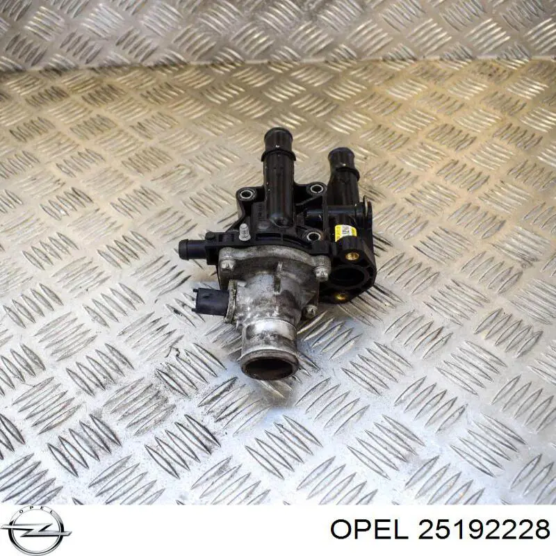 25192228 Opel термостат