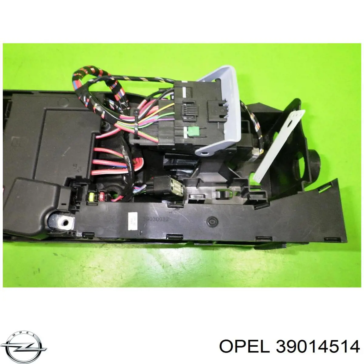 39014514 Opel Кріплення / підставка акумулятора