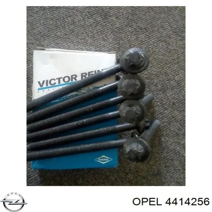 Замок запалювання на Opel Vivaro A F7