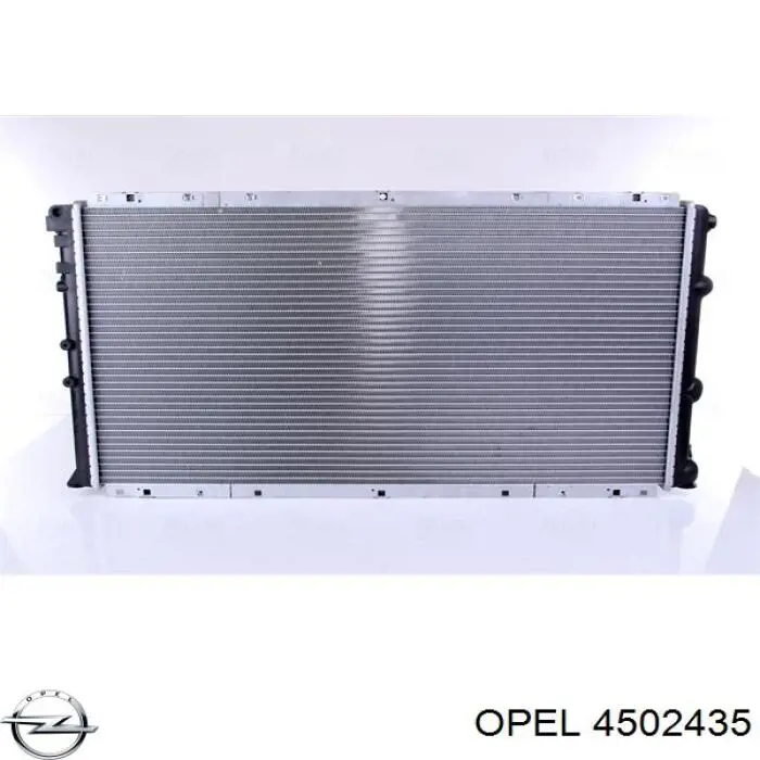 4502435 Opel Радіатор охолодження двигуна