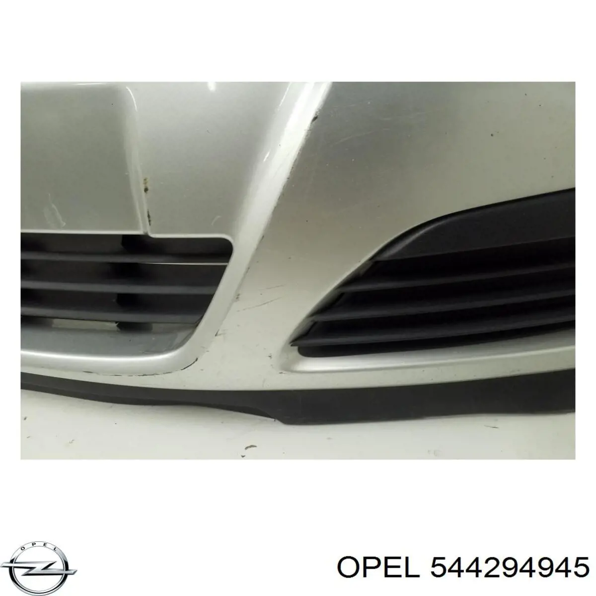 Передній бампер 544294945 Opel