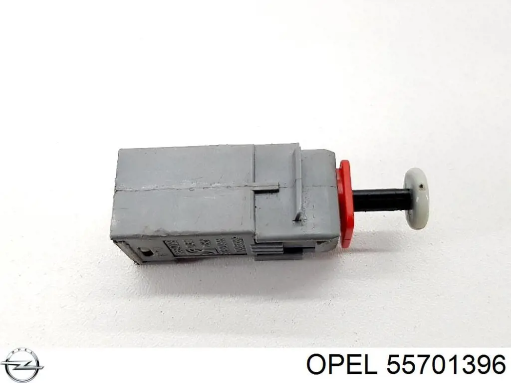 Купити 55701396 Opel Датчик включення зчеплення