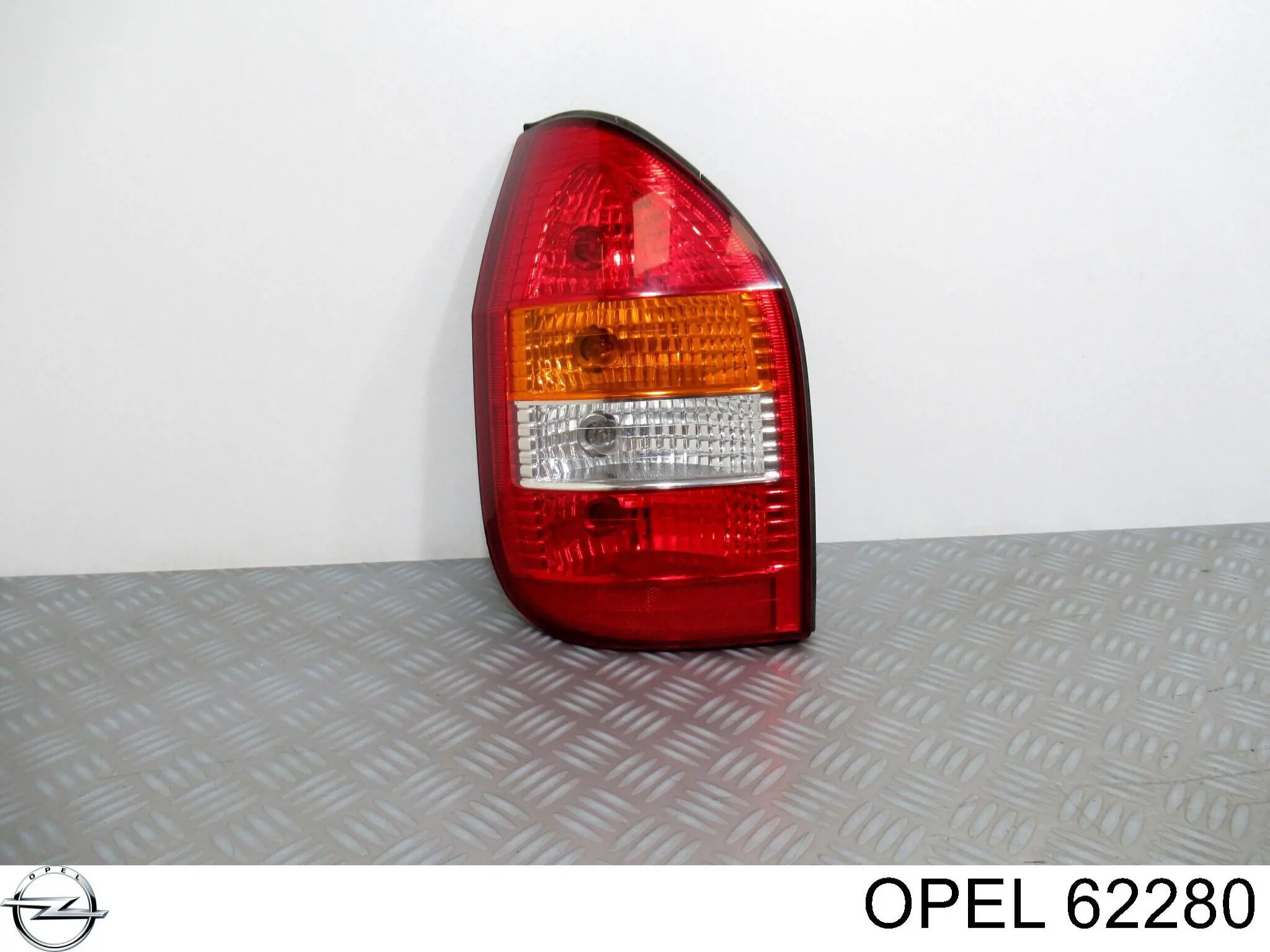 Ліхтар задній лівий Opel 62280 ціна, від 37.48 USD