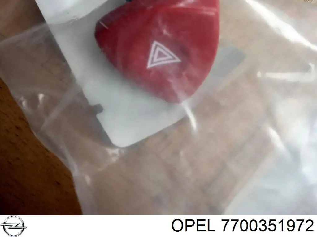 Кнопка включення аварійної сигналізації Opel 7700351972 ціна, від 183.18 USD