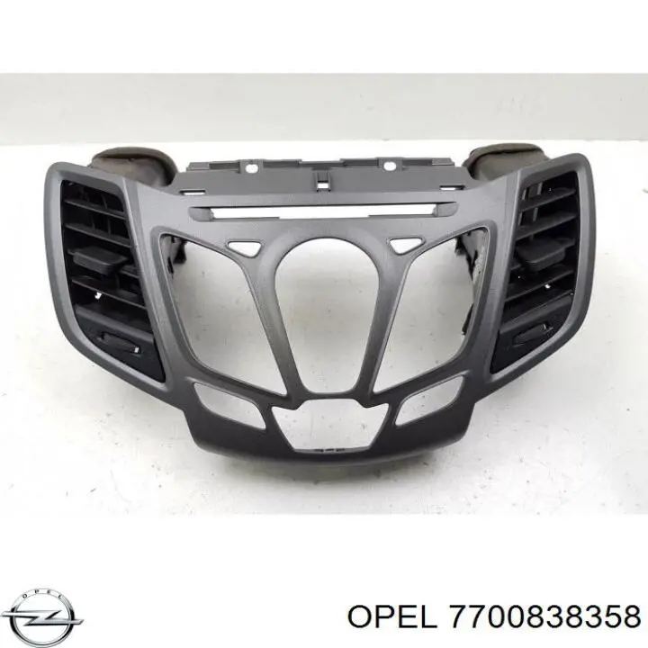 Решітка вентиляційна задня 7700838358 Opel