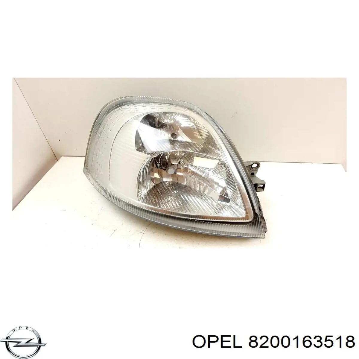 Фара правая Renault (RVI) 8200163518E ціна, від 78.95 USD