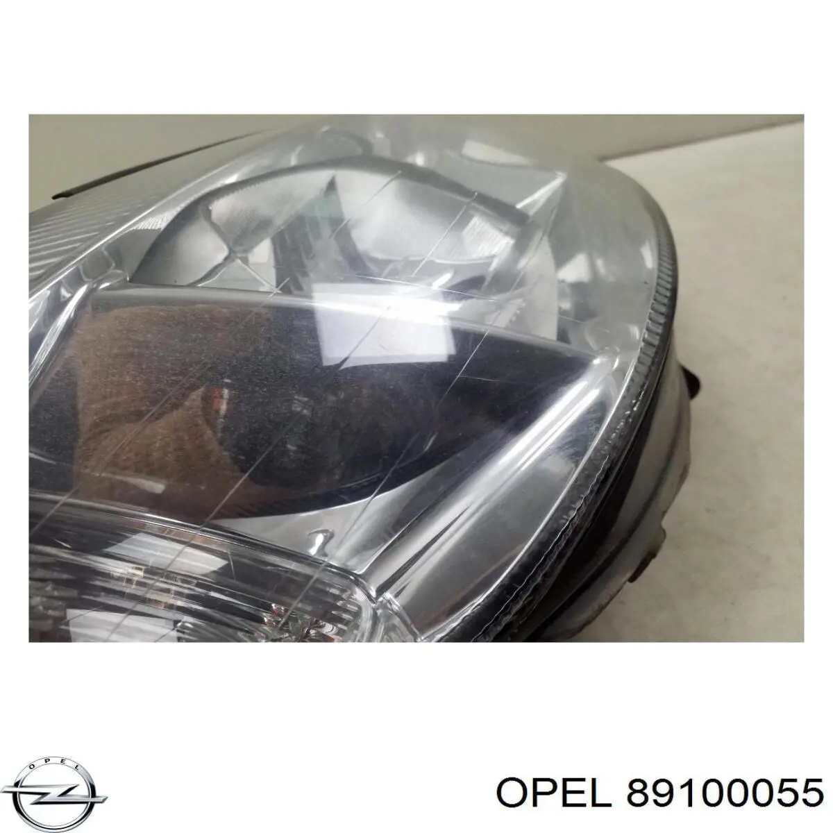 Фара права 89100055 Opel