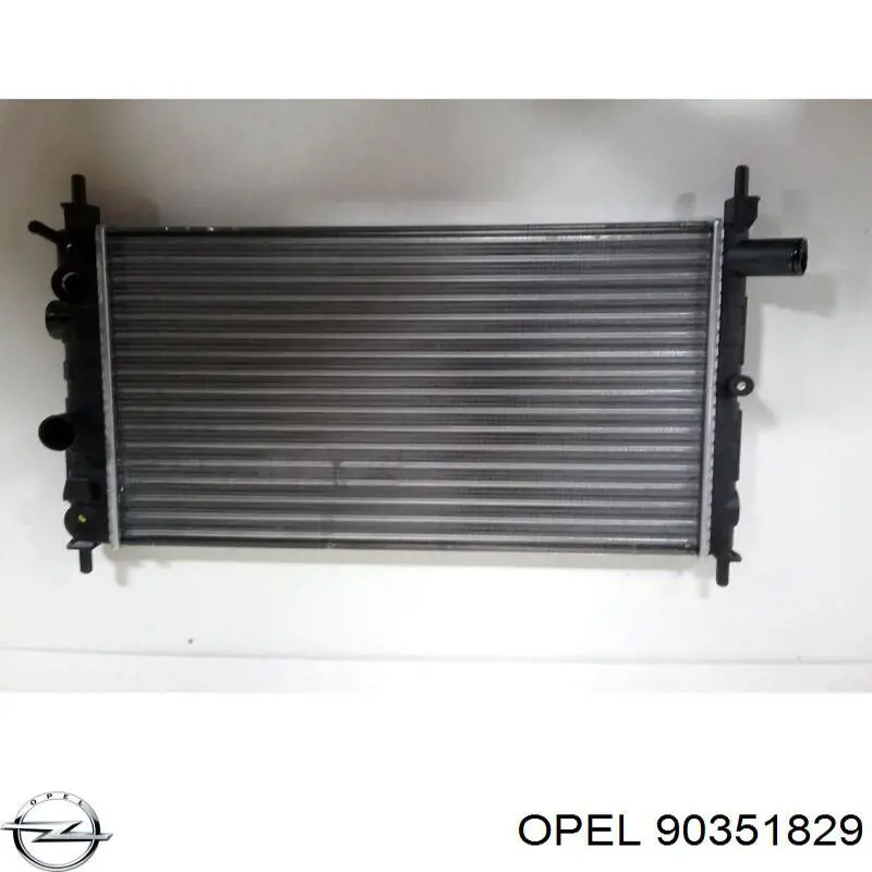 Радіатор 90351829 Opel