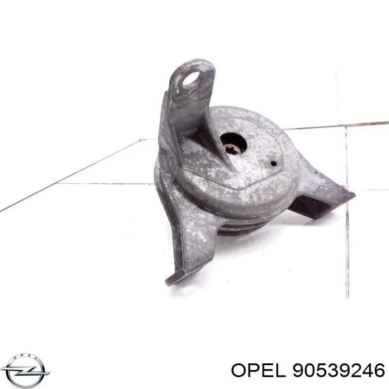 Подушка двигуна передня 90539246 Opel