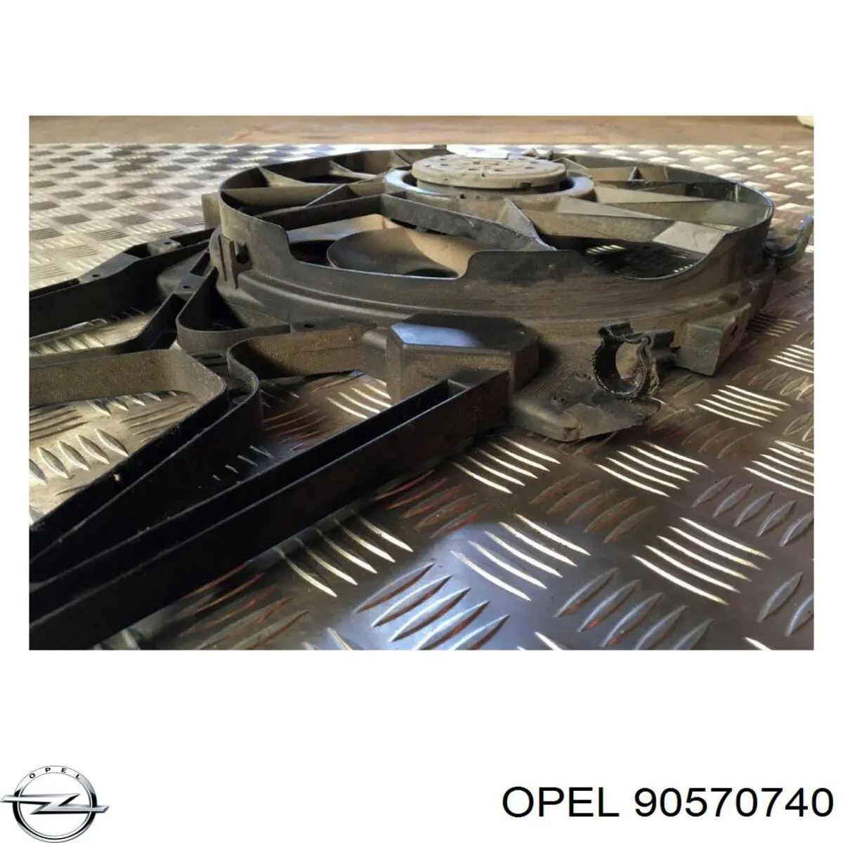 Купити D8X038TT Thermotec Дифузор радіатора охолодження, в зборі з двигуном і крильчаткою