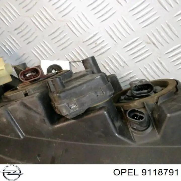 Фара ліва 9118791 Opel