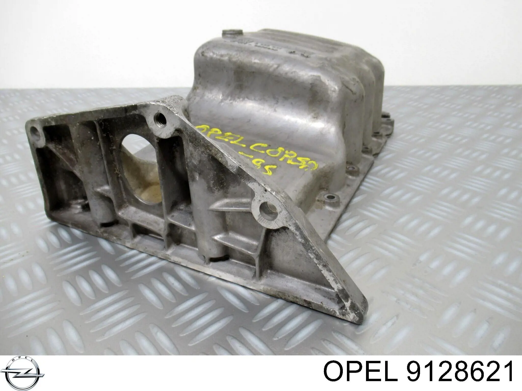 Піддон двигуна Opel 9128621 ціна, від 75.50 USD