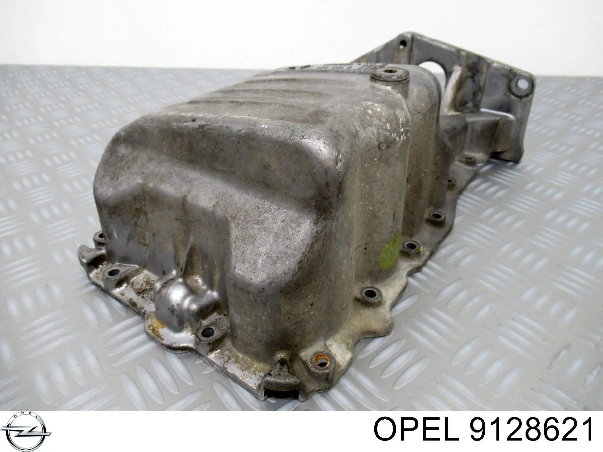 Піддон масляний картера двигуна 9128621 Opel