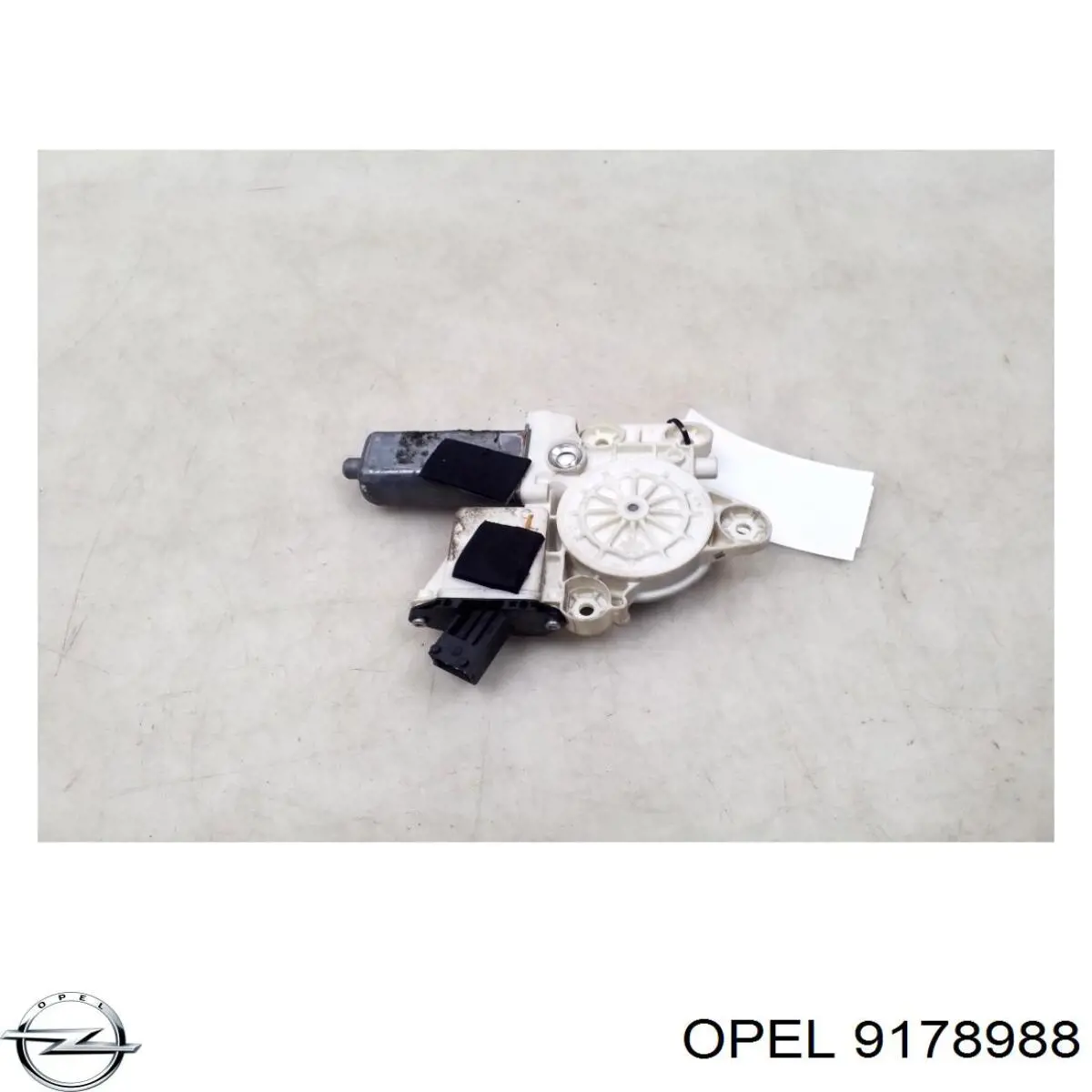 Двигун склопідіймача двері передньої, правої Opel 6207093