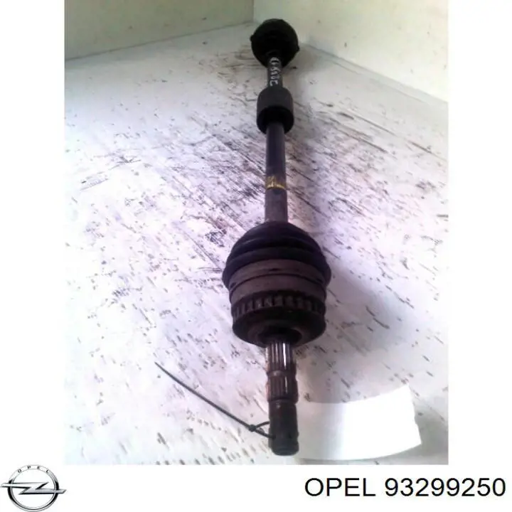 Купити 374510 Opel Піввісь права