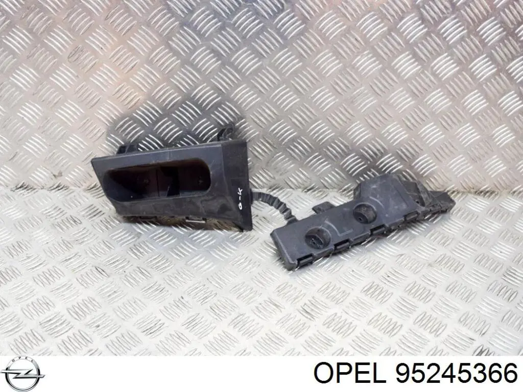 Направляюча переднього бампера, ліва 95245366 Opel