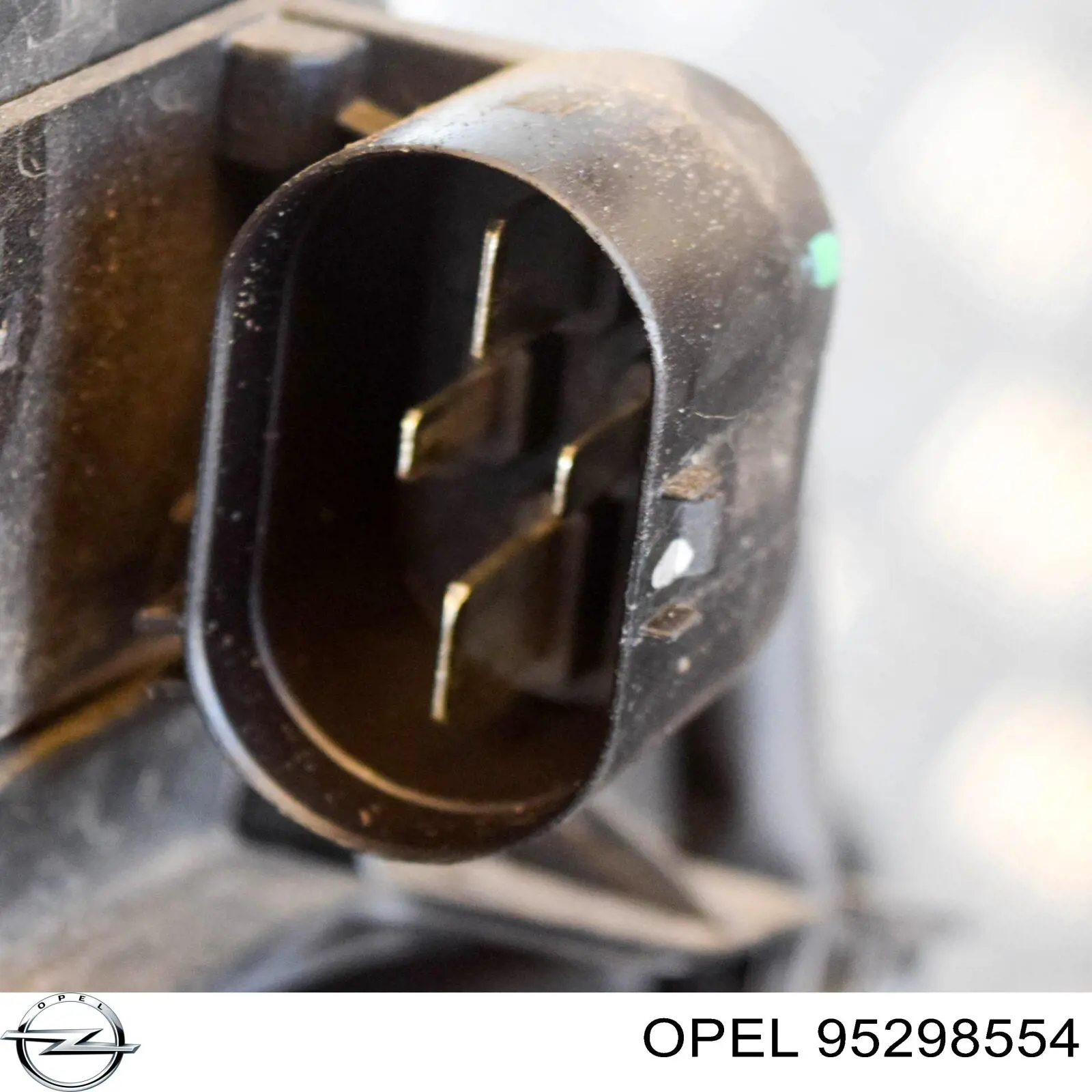 Радіатор 95298554 Opel