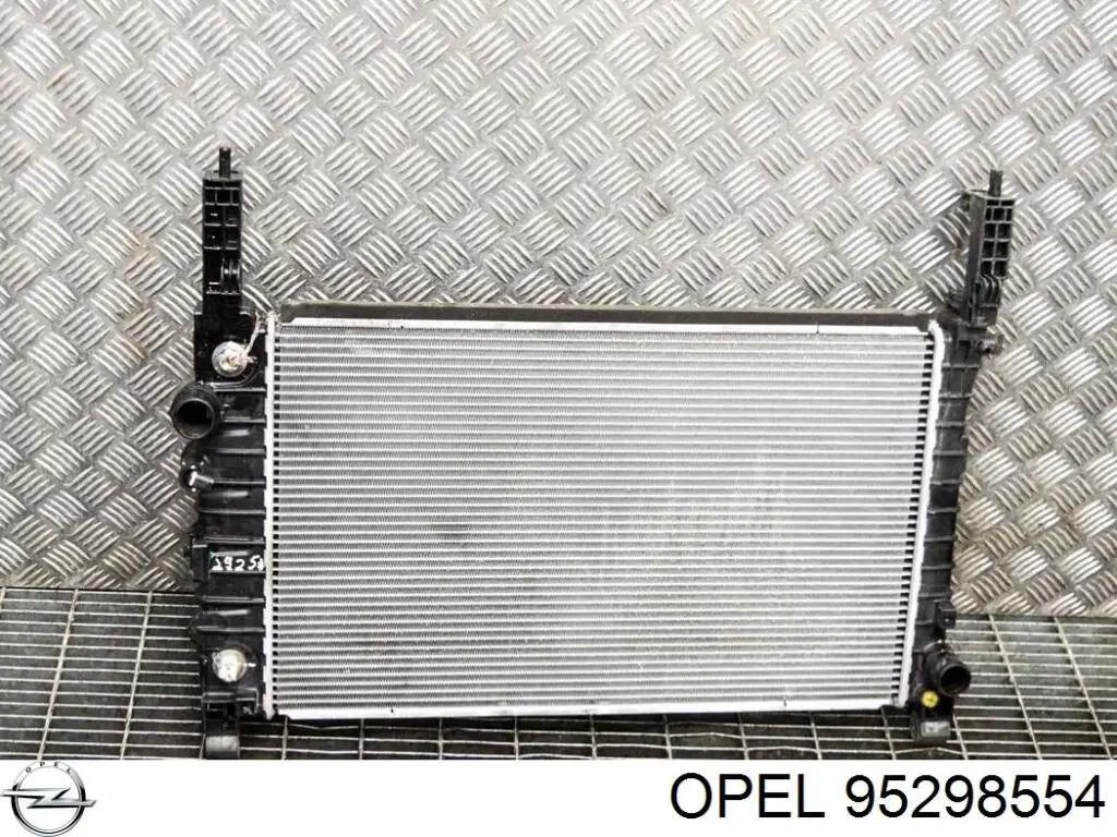 Радіатор основний Opel 95298554 ціна, від 61.23 USD