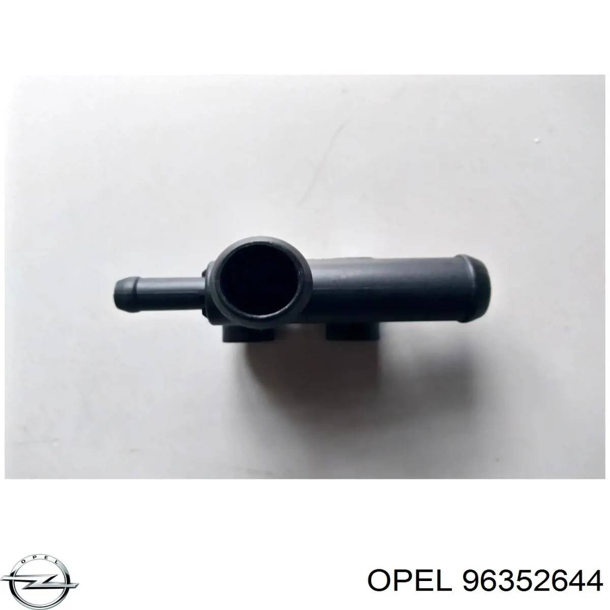 Фланець системи охолодження (трійник) 96352644 Opel
