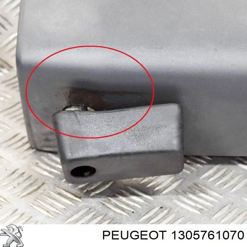 Ікло заднього бампера праве Peugeot/Citroen 1305761070 ціна, від 31.56 USD