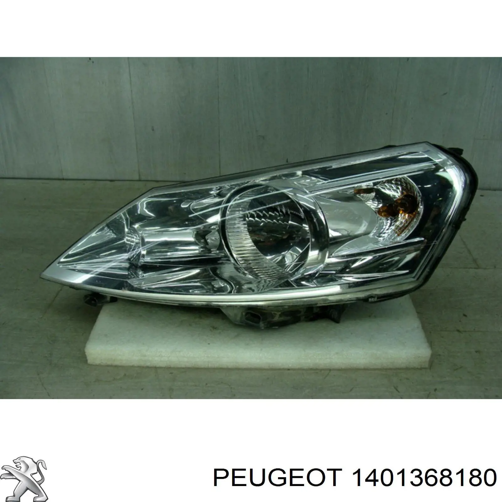 1401368180 Peugeot/Citroen фара ліва
