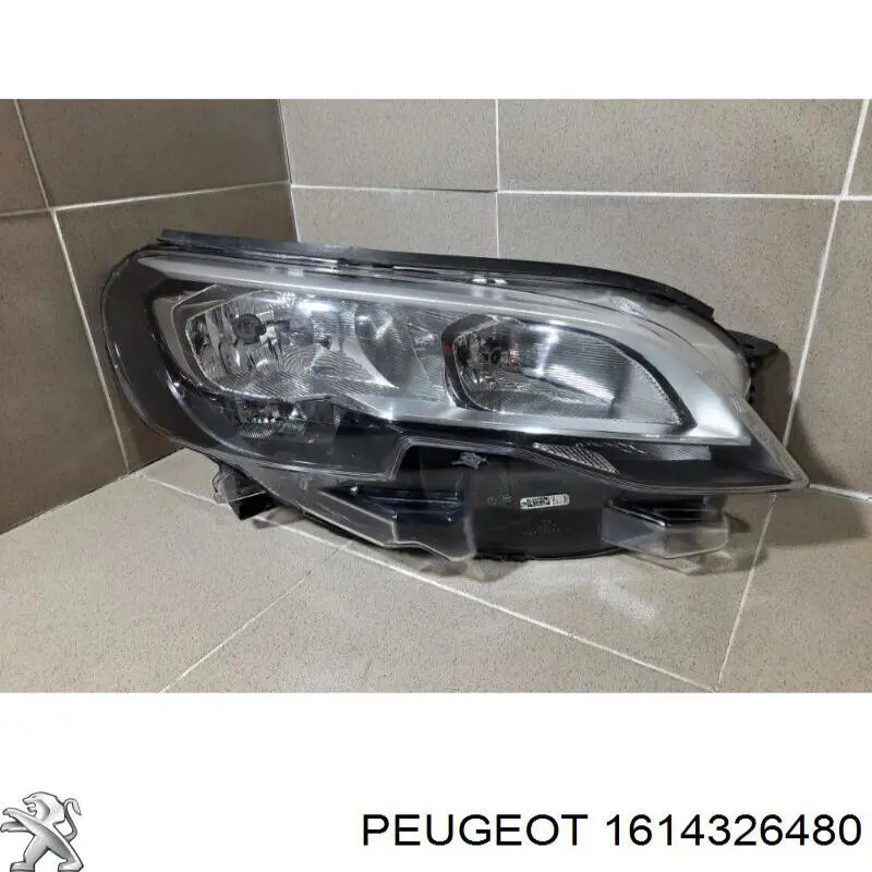 1614326480 Peugeot/Citroen Основна фара - вставка