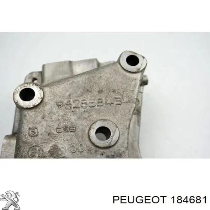 Кронштейн подушки (опори) двигуна, правої Peugeot 306 (7A) (Пежо 306)