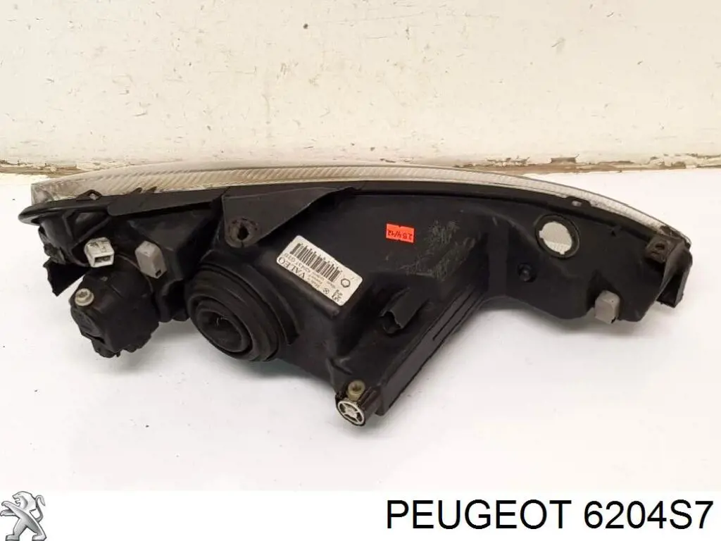 Фари Peugeot/Citroen 6204S7 ціна, від 37.34 USD
