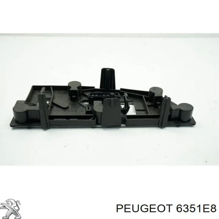 6351E8 Peugeot/Citroen ліхтар задній правий