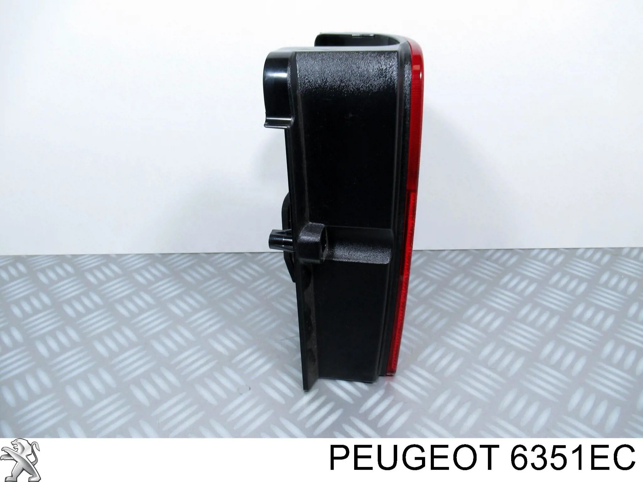 6351EC Peugeot/Citroen ліхтар задній лівий